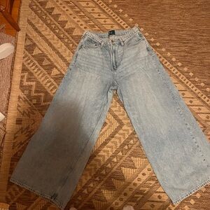Classic Gap Wide-Leg Light Wash Women’s Jeans